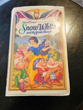 Walt Disney Snow White and the Seven Dwarfs VHS Video Cassette Tape - Used